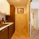 Apartment Lucherini 12 - Grande Centro *