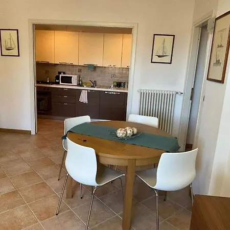 Lucherini 12 - Grande Centro Apartamento *